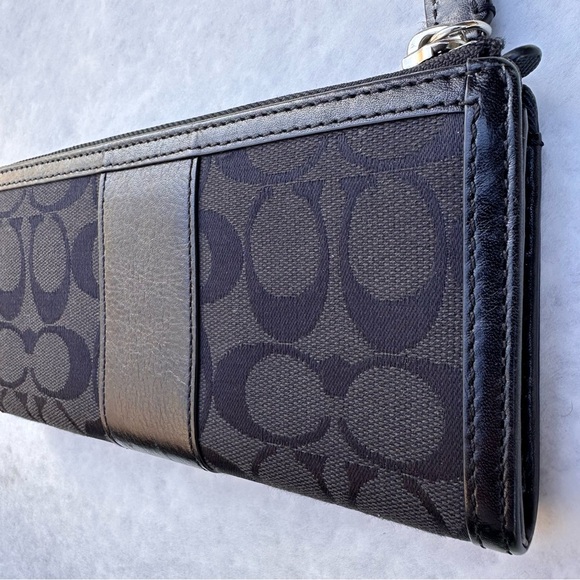 Coach Zip Wallet Signature Jacquard Black Size 8"x4" - Picture 6 of 10